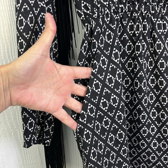 H&M Coachella - Black And White Design Fringe Sleeves Short Romper Size 8 - Picture 9 of 11